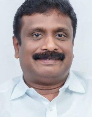 அதிமுக கூட்டணியில் தூத்துக்குடிக்கு தமிழ் மாநில காங்கிரஸ் கட்சி வேட்பாளர் எஸ்டிஆர். விஜயசீலன் அறிவிக்கப்பட்டுள்ளார்.