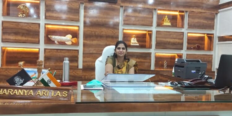 பொது இடங்களில் கட்டுமானக் கழிவுகளை கொட்டினால் நடவடிக்கை எடுக்கப்படும் என தூத்துக்குடி மாநகராட்சி ஆணையர் சரண்யா அறி எச்சரிக்கை