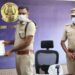 கடந்த மாதம் சிறப்பாக பணியாற்றிய காவல்துறையினருக்கு, தூத்துக்குடி மாவட்ட போலீஸ் சூப்பிரண்டு எஸ்.ஜெயக்குமார் வெகுமதி, பாராட்டுச்சான்றிதழ்