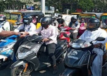 சென்னை முழுவதும் கொரனா தடுப்பு விதிமுறைகள்,  தடுப்பூசியின் அவசியம் குறித்தும் விழிப்புணர்வு நிகழ்ச்சி