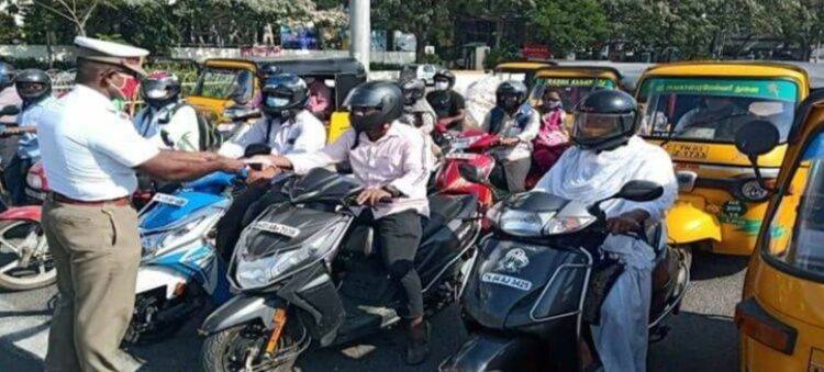 சென்னை முழுவதும் கொரனா தடுப்பு விதிமுறைகள், தடுப்பூசியின் அவசியம் குறித்தும் விழிப்புணர்வு நிகழ்ச்சி