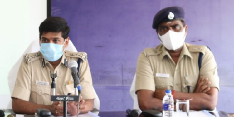 வீரன் சுந்தரலிங்கனார் பிறந்த நாள் விழாவில் பொதுமக்கள் பங்கேற்க அனுமதி மறுக்கப்பட்டுள்ளது.