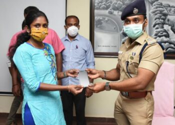 கோவை மாவட்டத்தில் தொலைந்து போன செல்போன் அதன் உரிமையாளர்களிடம் ஒப்படைக்கப்பட்டது