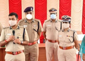 கொரனா தடுப்பூசி செலுத்தும் முகாமினை போலீஸ் கமிஷ்னர் இன்று துவங்கி வைத்தார்