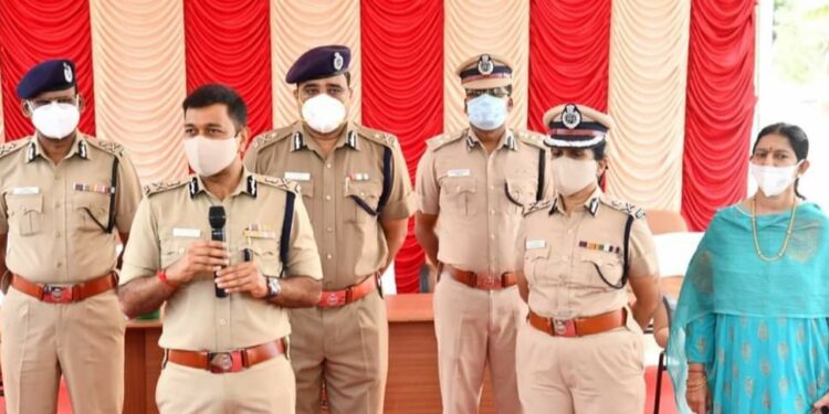 கொரனா தடுப்பூசி செலுத்தும் முகாமினை போலீஸ் கமிஷ்னர் இன்று துவங்கி வைத்தார்