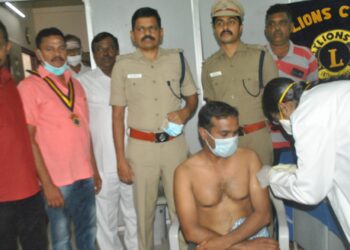 நெல்லை மாநகர சட்டம் ஒழுங்கு துணை ஆணையாளர் ஸ்ரீனிவாசன் தலைமையில் திருநெல்வேலி ஸ்மார்ட் சிட்டி அரிமா சங்கம். அலங்கார் சினிமாஸ், ரெட்ஷோன் உள்ளாடைகள் இணைந்து நடத்திய கொரானா வைரஸ் விழிப்புணர்வு மற்றும் தடுப்பு ஊசி முகாம் .