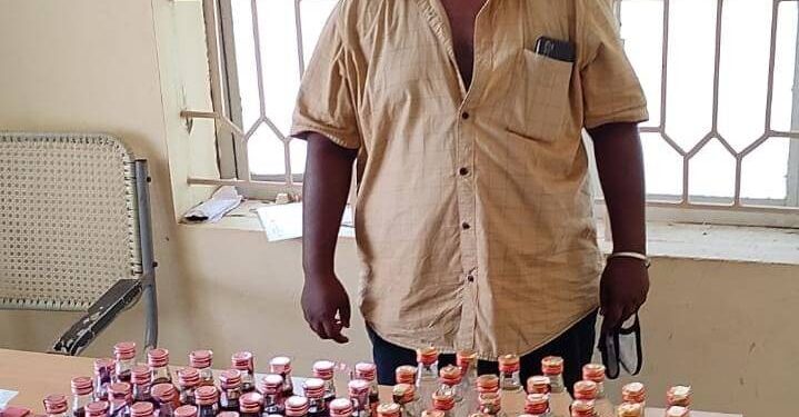 தூத்துக்குடியில் சட்டவிரோதமாக மது விற்பனை செய்தவர் கைது- 80 மதுபாட்டில்கள் பறிமுதல்