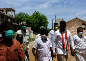 சாத்தான்குளம் பகுதியில் ஸ்ரீவைகுண்டம் MLA *ஊர்வசி.S. அமிர்தராஜ் தடுப்பூசி முகாம்களில் நேரில் ஆய்வு