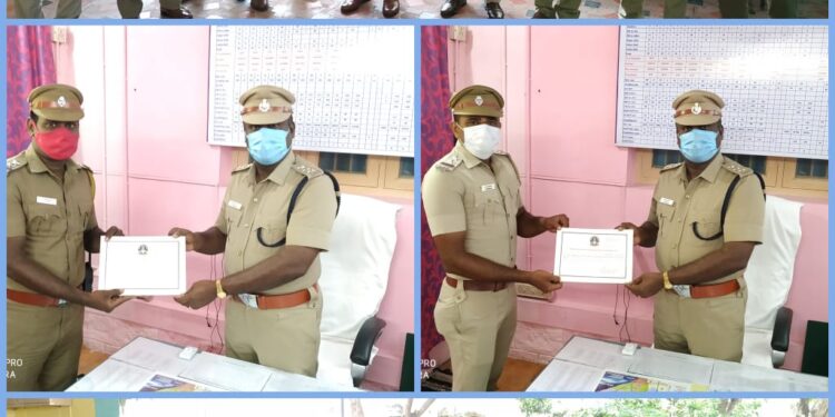 விளாத்திகுளம் தொகுதி சட்டமன்ற தேர்தலில் சிறப்பாக பணியாற்றிய காவல் அதிகாரிகளுக்கு  விளாத்திகுளம் டிஎஸ்பி பிரகாஷ் பாராட்டு