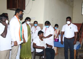 கொரோனா வைரஸ் நோய்தொற்று தடுப்பு பணிகள் குறித்து முதலூர் ஆரம்ப சுகாதார மையத்தில் ஸ்ரீவைகுண்டம் எம்எல்ஏ ஊர்வசி அமிர்தராஜ் ஆய்வு