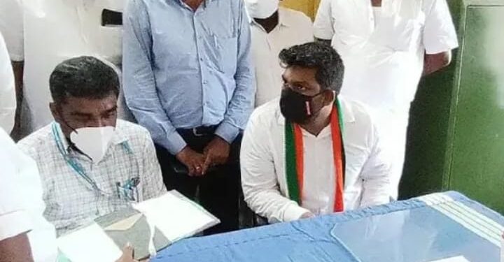 செவிலியர்கள் கோரிக்கை படி ஊர்வசி அமிர்தராஜ் எம்எல்ஏ ஏற்பாட்டில் ஸ்ரீவைகுண்டத்தில் இருந்து தூத்துக்குடிக்கும் அரசு பஸ்