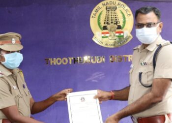 சிறப்பாக பணியாற்றிய காவல் துறையினருக்கு எஸ்பி ஜெயக்குமார் வெகுமதி மற்றும் பாராட்டுச்சான்றிதழ்