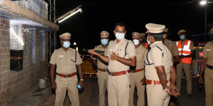 இரவு நேரத்தில் விளாத்திகுளம் பகுதி சோதனை சாவடிகளில் எஸ்பி, டிஎஸ்பி  தீவிர ஆய்வு
