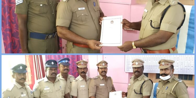 விளாத்திகுளம் டி.எஸ்.பி. பிரகாஷ்  சிறப்பாக பணிபுரிந்த காவலர்களுக்கு வாழ்த்துக்கள் தெரிவித்தார்.