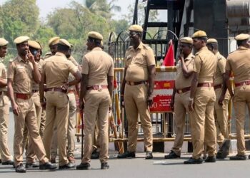 மனகுமுறலில் தமிழக காவல்துறையினர்