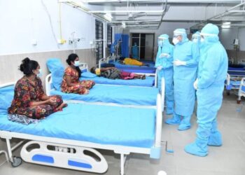 கொரனா சிகிச்சை பெற்றுவரும் காவலர்களின் குடும்பத்தினரை பெருநகர போலீஸ் கமிஷனர் நேரில் சென்று நலம் விசாரித்தார்