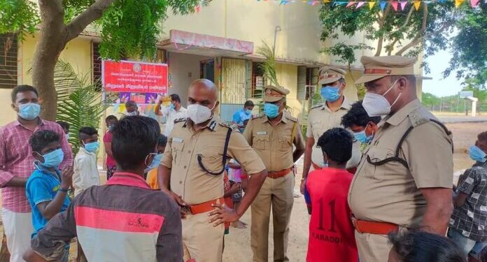 சிறுவர்,சிறுமியர் மன்றத்தை மத்திய மண்டல ஐ.ஜி பாலகிருஷ்ணன் திறந்து வைத்தார்