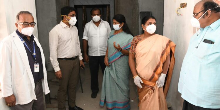 தூத்துக்குடி அரசு மருத்துவக் கல்லூரி மருத்துவமனைக்கு ரூ. 50 லட்சம் மதிப்பில் புதிய மின்தூக்கி (லிப்ட்) அமைக்க எம்பி கனிமொழிஉதவி