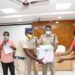நன்கொடையாளர்களால் வழங்கப்பட்ட முகக்கவசம், கிருமி நாசினி, கையுறைகளை தூத்துக்குடி மாவட்ட காவலர்கள் அனைவருக்கும் எஸ்பி எஸ். ஜெயக்குமார் பகிர்ந்தளித்தார்