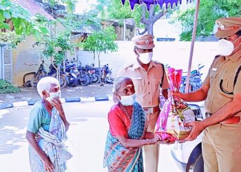 ஜெயங்கொண்டம் அருகே ஆதரவற்ற முதியோருக்கு அரிசி, மளிகை பொருட்களை அரியலூர் மாவட்ட எஸ்‌‌‌.பி வழங்‌‌‌கினார்‌‌‌