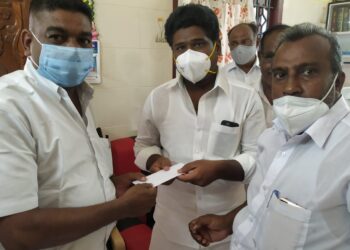 திருவாடானை எம்எல்ஏ கரு. மாணிக்கம் அவர்களிடம் திருவாடானை யூனியன் சேர்மேன், மற்றும் எஸ்.பி பட்டினம் ஊராட்சி மன்ற தலைவர் சார்பில் கோரிக்கை மனு அளிக்கப்பட்டது