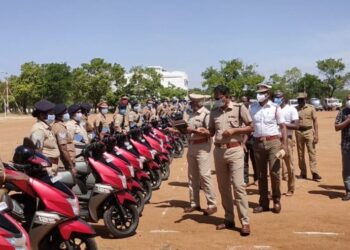 தூத்துக்குடி மாவட்ட காவல்துறையில் இயங்கி வரும் வாகனங்களை எஸ்பி ஜெயக்குமார் ஆய்வு செய்தார்