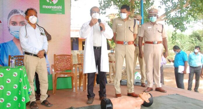 திருவாரூர் மாவட்ட காவல்துறை மற்றும் தஞ்சாவூர் மீனாட்சி மருத்துவமனை (தனியார்) இணைந்து மாவட்ட ஆயுதப்படை வளாகத்தில் காவலர் நல சிறப்பு மருத்துவ முகாம்