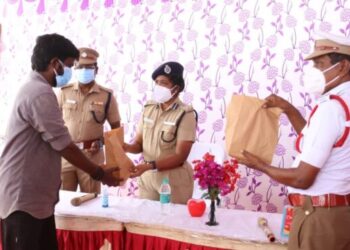 போக்குவரத்து விதிகளை மீறுவோருக்கு ராஜ உபசரிப்‌‌‌பில்‌‌‌ சென்னை தெற்கு்‌‌‌ போக்குவரத்து இணை கமிஷனர் செந்தில்குமாரி.ஐ.பி.எஸ்‌‌‌ அறிவுரை