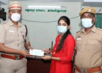 மதுரை போலீசாரின் வாரிசுகளுக்கு  எஸ்.பி பாஸ்கரன் கல்வி உதவி தொகை வழங்கினார்.