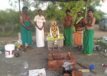 உலகத்தை அச்சுறுத்தும் கொரானா நோயில் இருந்து மக்களை காக்க பச்சை வேட்டி சடையாண்டி சித்தர் சுவாமி சன்னதியில் சிறப்பு யாக பூஜை