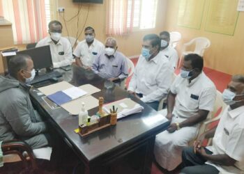 கொடைக்கானல் நகரில் 2008 ஆம் ஆண்டு தடையை நீக்கி 3300 வீட்டுமனைப்பட்டா வழங்கப்பட்டுள்ள நிலையில் அடங்கலில் ஏற்றப்படாததால் பொதுமக்கள் அவதி!! மக்கள் பிரச்சனையை முன்னெடுத்து கோட்டாட்சியர் ஐ சந்தித்தார் திமுக நகர செயலாளர் முகமது இப்ராஹிம்