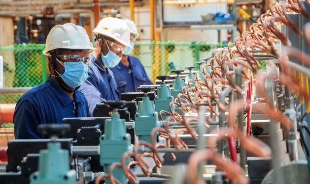 ஸ்டெர்லைட் ஆலையில் ரூ.11 கோடி செலவில் வாயு நிலையிலான ஆக்சிஜனை சிலிண்டர்களில் அடைக்கும் வசதி