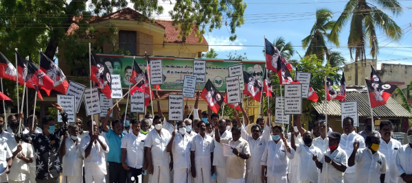 திமுக அரசை கண்டித்து தூத்துக்குடியில்முன்னாள் அமைச்சர் சி.த.செல்லப்பாண்டியன், தலைமையில் கண்டன ஆர்ப்பாட்டம்