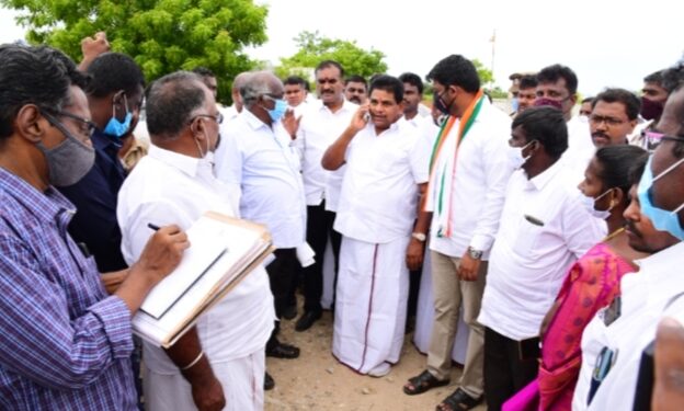 செயல்பாட்டிற்கு வருகிறது சாத்தான்குளம் அரசு போக்கு வரத்துக் கழக பனிமனை – அமைச்சர் அனிதா இராதாகிருஷ்ணன், ஊர்வசி அமிர்தராஜ் எம்.எல்.ஏ., ஆய்வு