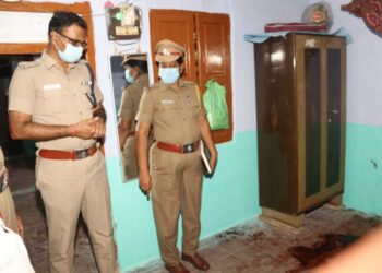 நாலாட்டின்புதூர் பகுதியில் ஒருவர் கொலை – மாவட்ட காவல் கண்காணிப்பாளர் . எஸ். ஜெயக்குமார் சம்பவ இடத்தை நேரில் சென்று பார்வையிட்டு விசாரணை.