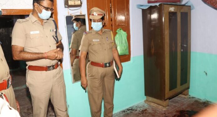 நாலாட்டின்புதூர் பகுதியில் ஒருவர் கொலை – மாவட்ட காவல் கண்காணிப்பாளர் . எஸ். ஜெயக்குமார் சம்பவ இடத்தை நேரில் சென்று பார்வையிட்டு விசாரணை.