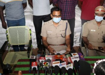 தூத்துக்குடியில் ரூ. 14 லட்சம் மதிப்புள்ள 1700 கிலோ எடை கொண்ட தடை செய்யப்பட்ட புகையிலை பொருட்கள், 2 வாகனங்கள் பறிமுதல் – ஒருவர் கைது