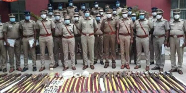 20 பேர் அனுமதியின்றி நாட்டு துப்பாக்கி வைத்திருப்பதாக கைது – 29 நாட்டு துப்பாக்கி பறிமுதல்