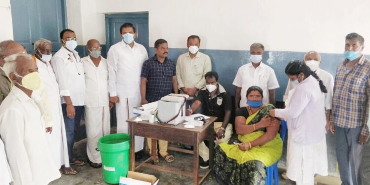 கொடைக்கானலில் 7 வது கட்டமாக இலவச கொரோனா தடுப்பூசி முகாம் நடைபெற்றது!! திமுக நகர செயலாளர் எஸ். முகமது இப்ராஹிம், முகாமை துவக்கி வைத்தார். இன்று ஒரே நாளில் 473 பேர் தடுப்பூசி போட்டுக் கொண்டனர்