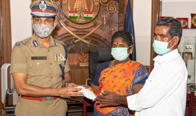 டோக்கியோ ஒலிம்பிக் போட்டியில் விளையாட தகுதி பெற்ற காவலர் குடும்பத்தினரை டிஜிபி சைலேந்திரபாபு நேரில் அழைத்து பாராட்டினார்.