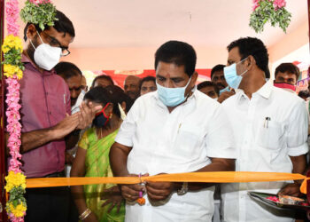 உடன்குடி ஒன்றியத்தில் ரூ.38.72 லட்சம் மதிப்பிலான வளர்ச்சி திட்ட பணிகளை அமைச்சர் அனிதா ஆர்.ராதாகிருஷ்ணன் துவக்கி வைத்தார்.