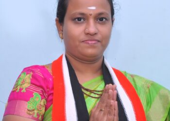 தூத்துக்குடி மாவட்ட பஞ்சாயத்துக்குழு கூட்டத்தில் அ.தி.மு.க.வுக்கு  பெரும்பான்மை இருந்தும் அனைத்து தீர்மானங்களும் தோற்கடிக்கப்பட்டதால் பரபரப்பு