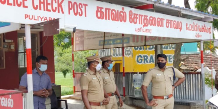 தமிழக-கேரள எல்லையான புளியரைசோதனைச் சாவடியில் மாவட்‌‌‌ட எஸ்‌‌‌.பி கிருஷ்ணராஜ் IPS ஆய்‌‌‌வு