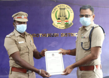 தூத்துக்குடி மாவட்டத்தில் கடந்த வாரம் சிறப்பாக பணியாற்றிய போலீசாருக்கு மாவட்ட எஸ்.பி பாராட்டு