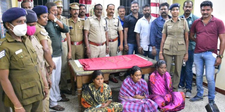 வட சென்னை பகுதியில் மூதாட்டிகளை குறிவைத்து நகைகளை திருடும் கும்பல் கைது