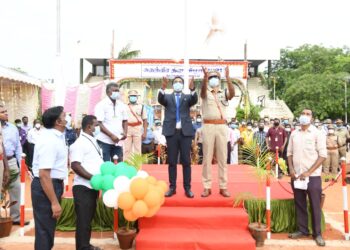 தூத்துக்குடி மாவட்டத்தில் சுதந்திர தின விழா அணிவகுப்பில் சிறப்பாக பணியாற்றிய 48 காவல்துறையினருக்கு பாராட்டுச் சான்றிதழ்