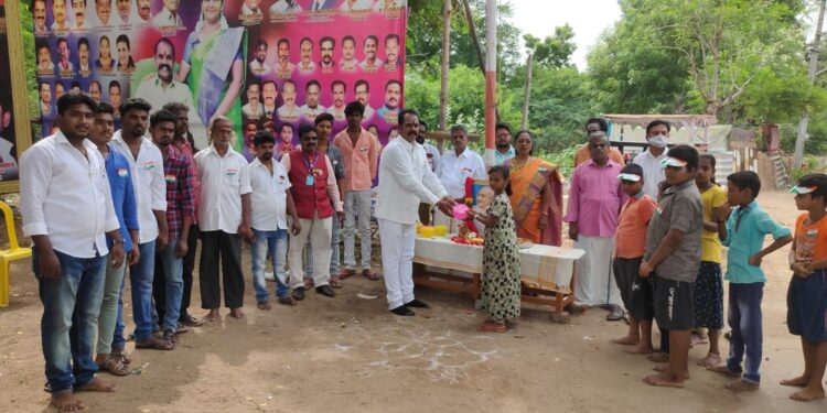 தலைமைச் செயலக பத்திரிகையாளர்கள் சங்கம்‌‌‌ சார்‌‌‌பில்‌‌‌ 75 வது சுதந்‌‌‌திர தின விழா: காஞ்சிபுரத்தில் வெகு சிறப்பாக கொண்‌‌‌டாடபட்‌‌‌டது