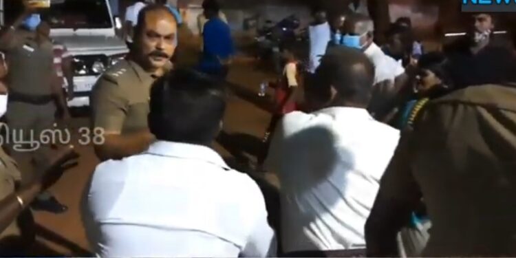 தூத்துக்குடி – நாசரேத் திருமண்டல தேர்தல் விவகாரம்: வாக்காளர் பட்டியலில் பெயர் நீக்கப்பட்டிருப்பதாக புகார் . சர்ச் கோபுரத்தில் ஏறி தற்கொலை முயற்சி நாளை நடைபெறும் தேர்தலை கண்காணிக்க அதிகாரிகள் முன்வர வேண்டும் கிறிஸ்தவர்கள் கோரிக்கை