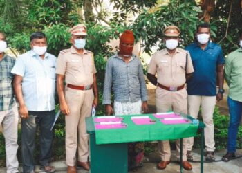 தூத்துக்குடி மாவட்டம், புளியம்பட்டி  பகுதியில் கொலை, கொள்ளை வழக்கு உட்பட 23 வழக்குகளில் ஈடுபட்ட பிரபல கொள்ளையன் கைது