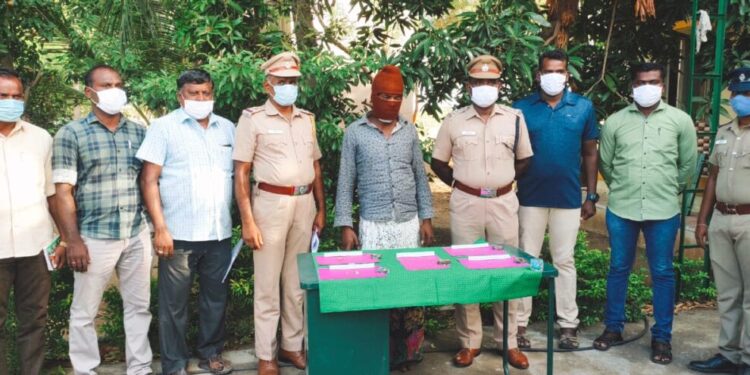 தூத்துக்குடி மாவட்டம், புளியம்பட்டி பகுதியில் கொலை, கொள்ளை வழக்கு உட்பட 23 வழக்குகளில் ஈடுபட்ட பிரபல கொள்ளையன் கைது